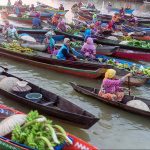 1280px-Lok_Baintan_Floating_Market,_Martapura,_South_Kalimantan,_2018-07-28_02