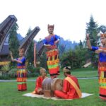 Pertunjukan_Tari_PaGelu_Toraja_-_IE