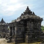 1024px-Candi_Plaosan_Kidul