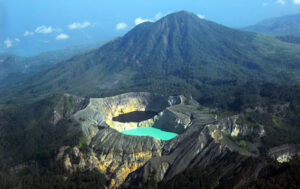 kelimutu000